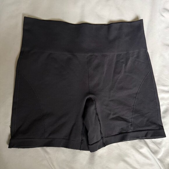 LULULEMON SCULPT SHORT SIZE 12 - Picture 4 of 9